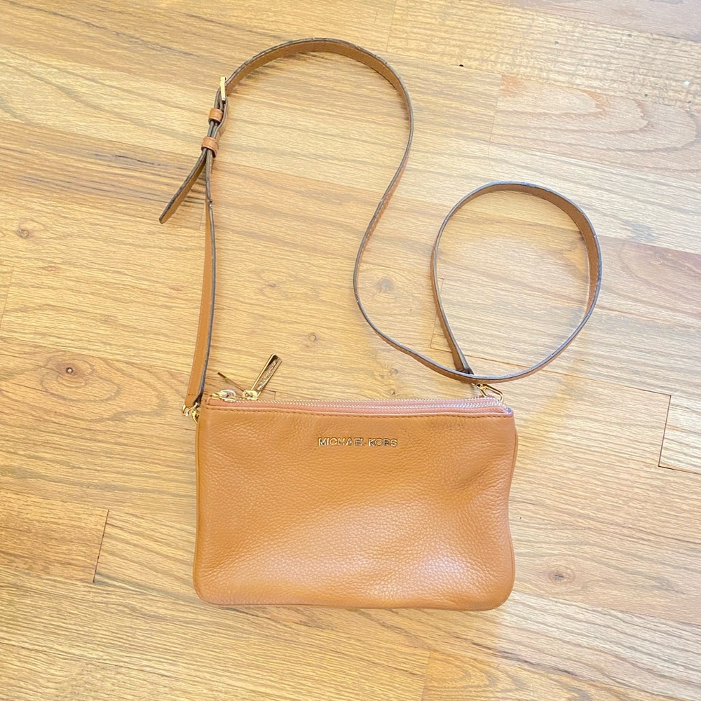 Michael kors crossbody